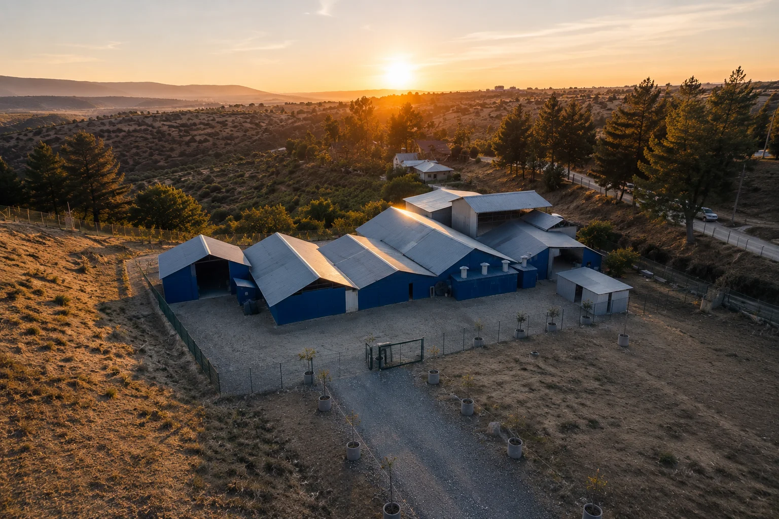 Vista aérea de la fábrica de Fibrotex al atardecer